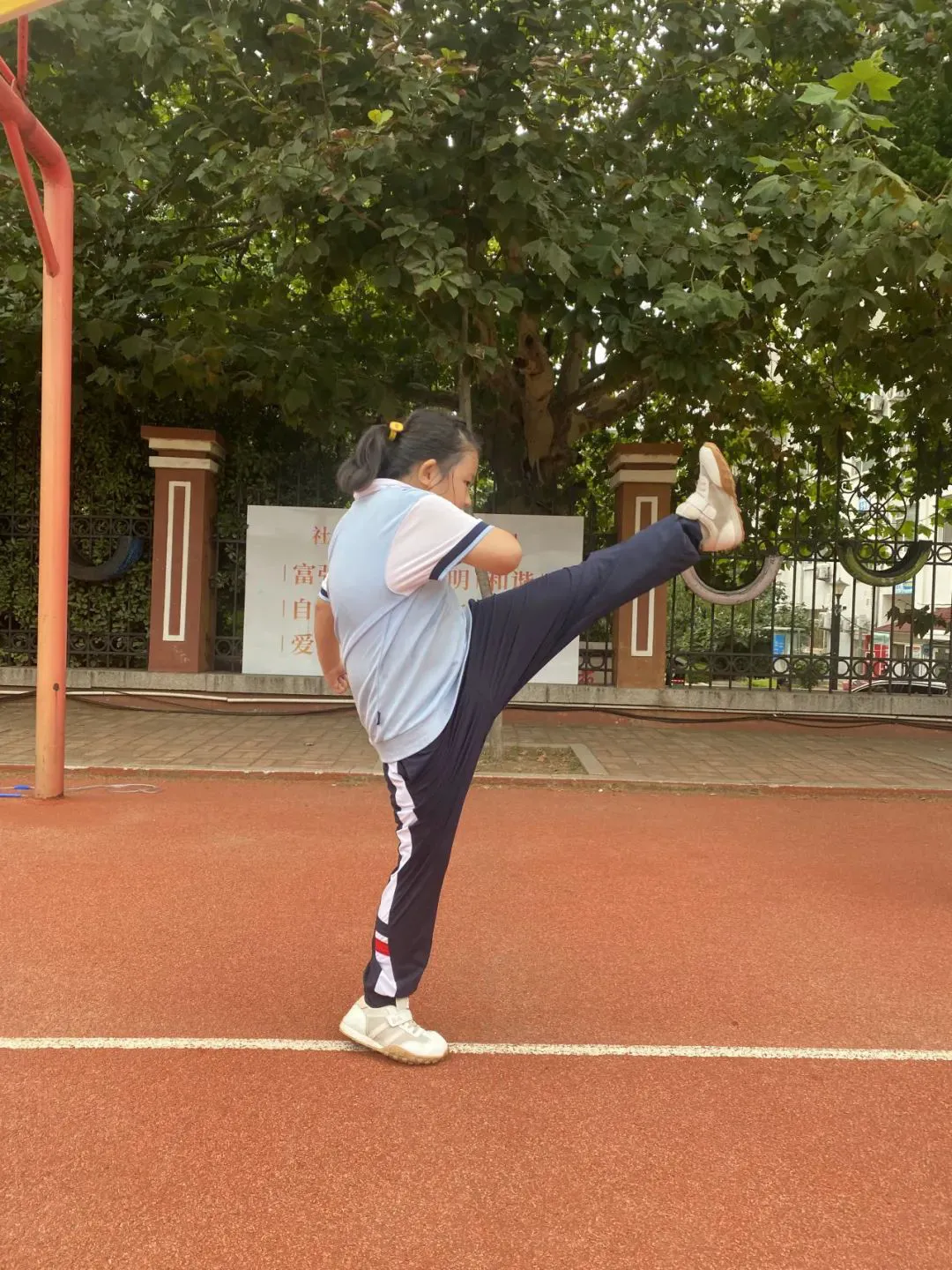 为什么参加篮球辅导可以帮助孩子更好地成长_1